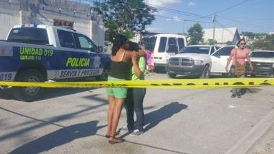 La trágica escena fue descubierta por la madre de la menor al llegar a su vivienda.