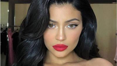 Kylie Jenner es la #1 de la Lista Forbes 2019 de los más ricos gracias a su marca Kylie Cosmetics.
