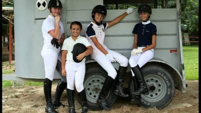 Promesas. Nicole Paysen, Gaby e Isabela Maradiaga y Nadja Raján participaron en este campeonato.