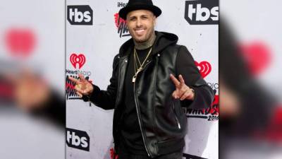 “En Lip Sync México, el conductor es un artista, y mi personalidad encaja con el tipo de programa. Yo soy quien debe tener a todo el mundo contento”.