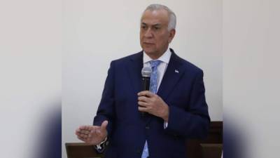 El presidente del Legislativo, Mauricio Oliva, dijo que todo mundo quiere que Honduras sea un laboratorio de experimentos.