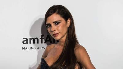 Victoria recibió la distinción en un acto celebrado en el palacio de Buckingham en Londres.