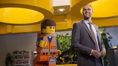 A partir de 2001 llegó a Lego, donde se unió al departamento de desarrollo estratégico, ahí progresó hasta convertirse en el presidente