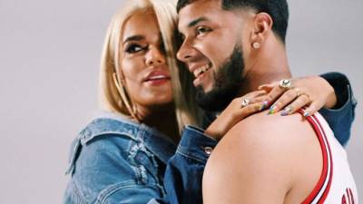 La estrella en ascenso en el mundo del reguetón ha sorprendido con su actual y muy apasionada relación con el reguetonero, que no tiene ni el año de haber salido de prisión después de ser condenado en Puerto Rico por posesión ilegal de armas de fuego.¿Cómo terminó la colombiana embelesada del puertorriqueño?