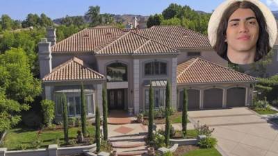 El menor de los tres retoños de Michael Jackson, Prince Michael, cumplió 18 años en febrero y celebró adquiriendo una lujosa vivienda en el exclusivo sector de Calabasas, en Los Ángeles.