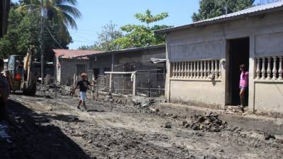 Maquinaria despejó calles después de tres meses de no poder ingresar, lo que facilitó el regreso de las familias.