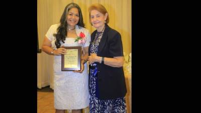 María Luisa Ríos de Matute y la presidenta de la Afha, Jeannette Salomón.
