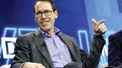 Randall Stephenson, el líder de AT&T, busca hacer su camino con la adquisición de Time Warner por US$85.000 millones.