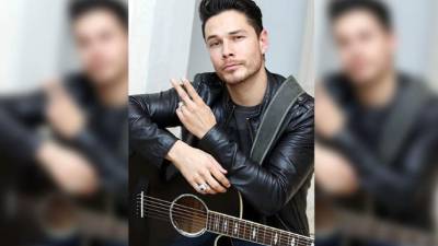 El intérprete de “Contigo puedo ser quien soy” y “Querido corazón” disfruta de las mieles del éxito.