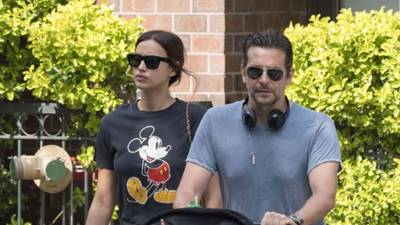 La modelo y el actor pasearon a su pequeña por las calles de Nueva York. Foto Grosby Group.