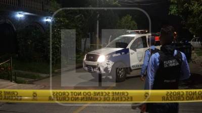 La autoridades policiales se encuentran en la zona del crimen e investigan el origen del ataque.