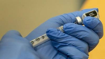 De los 9,5 millones de habitantes que tiene Honduras, alrededor de 300.000 han sido vacunados con una o dos dosis, de acuerdo a cifras oficiales.