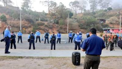 La actividad fue dirigida por el capellán de la institución policial