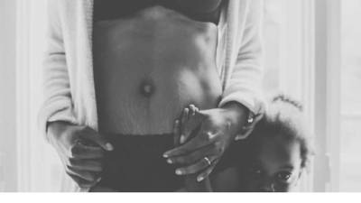 La cuenta en Instagram @LoveYourLines se ha llenado de caderas, vientres, senos y cinturas marcadas por las estrías.