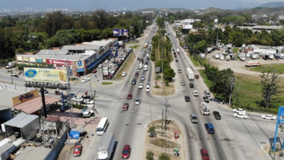 En este lugar se construirá el intercambiador que incluirá un puente elevado que pasará sobre el bulevar del este para el tráfico que viene de este sector y viceversa. Foto Yoseph Amaya