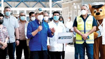 JOH y su equipo lanzaron ayer la jornada de vacunación de forma oficial en SPS.