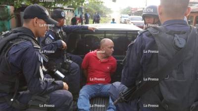 Un sujeto fue detenido por tener una planta de marihuana en su casa.