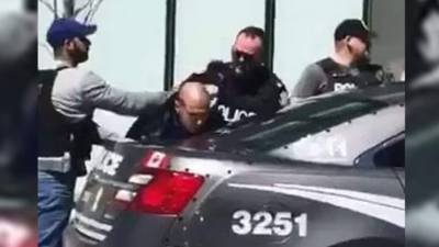 Un hombre es detenido luego de que los peatones fueran atacados en Yonge St. en Toronto el 23 de abril de 2018. (twitter.com/FTV_Huazhang).