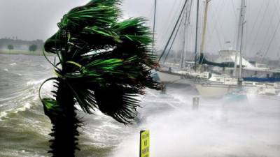 El ciclón pasó en la mañana del jueves directamente de tormenta tropical a huracán de categoría 2 . EFE/Archivo