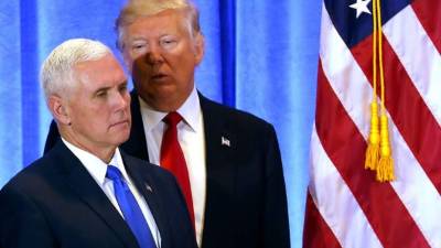 Donald Trump junto al vicepresidente electo Mike Pence.