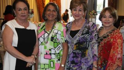Rosario Núñez, Vilma Karow, Lizeth Nassar y Vilma Gonzales.
