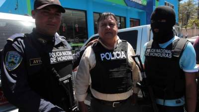 El jefe de pediatría del Hospital Escuela, Víctor Muñoz Molina, tras ser rescatado.