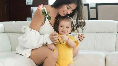 Alicia, la hija de Iroshka Elvir y Salvador Nasralla, ha cautivado en las redes sociales.