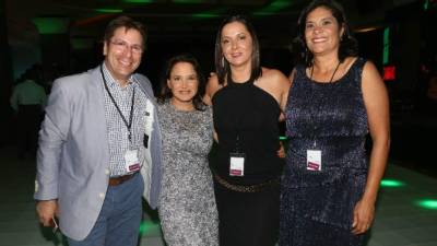 Juan Rojas, Beatriz Castillo, Paola Zuiria y Suyapa Fortín.