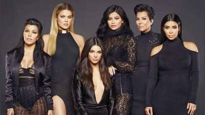 Compartir una tarjeta de Navidad familiar es una tradición para los Kardashians.