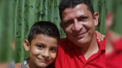 Jafeth y su padre esperan la solidaridad de los sampedranos.