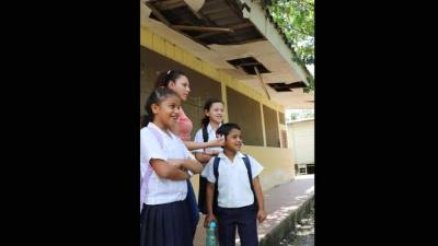 El techo del jardín de niños Juan Ramón Rodríguez de aldea San José se cae a pedazos. Foto: Efraín V. Molina.