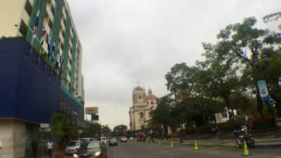 Cielos nublados y lloviznas predominan este viernes en San Pedro Sula.