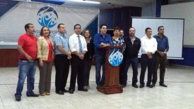 Autoridades del Partido Nacional ofrecieron este jueves una conferencia de prensa en Tegucigalpa, capital de Honduras. Foto de archivo.