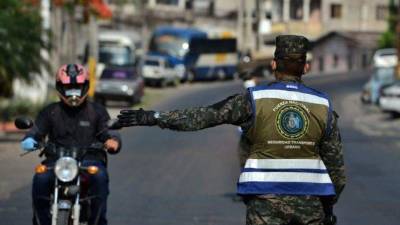 La circulación está restringida de 10:00 pm a 5:00 am.