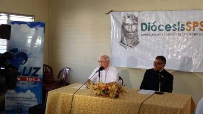 El obispo Ángel Garachana mientras anunciaba el nuevo cargo del padre José Antonio Canales.