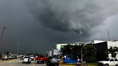 La cuña de alta presión estaría generando en las próximas horas condiciones de lluvias, en las regiones Insular y norte del país.