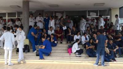 Médicos hondureños durante la realización de una asamblea informativa en Tegucigalpa, capital de Honduras.