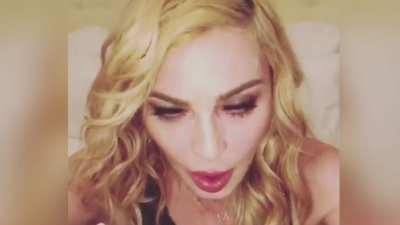 Muchos criticaron a la cantante asegurando que por su aspecto parecía que estaba drogada.