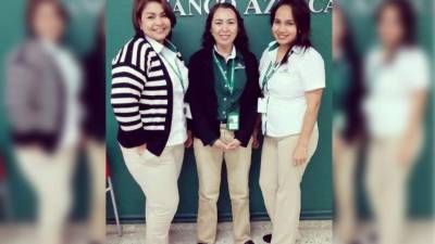 Nidia Bejarano, derecha, tenía buena relación con compañeros y jefes; el sábado celebró con ellos el Día de la Madre, y el domingo con su familia.