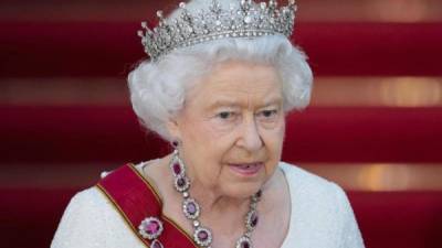 Isabel II dejaría de ejercer su trabajo como monarca.