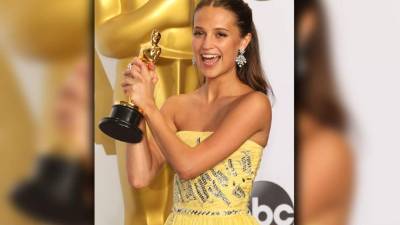 Esta joven actriz sueca debutó en la Academia con mucho éxito, logrando en su primera nominación el premio Óscar a mejor actriz de reparto.