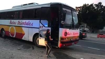 Este era el bus que fue asaltado por los asesinos del hondureño Braulio Acosta.