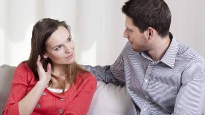 'Sé realista, ahí no vas a lograr una relación, y sí le estás invirtiendo un dinero para beber cuando a lo mejor podrías usar ese dinero de otra manera', le dice la experta.