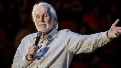 La música está de luto por el fallecimiento de Kenny Rogers.