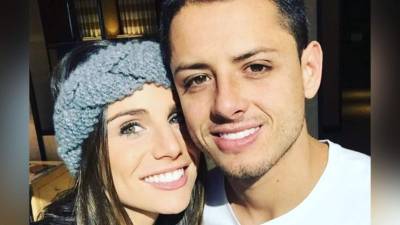 Cuesta entender la decisión amorosa del jugador mexicano 'Chicharito' Hernández, quien dejó a su novia, Lucía Villalón para protagonizar un romance con su amor platónico, Camila Sodi.