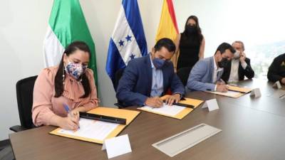 Con este convenio se pretende posicionar mejor en el marcado a los emprendedores del cacao y chocolate.