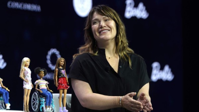 'Los juguetes son un reflejo de la cultura y, mientras el mundo continua celebrando el impacto positivo de la inclusión, sentimos que era hora de crear una línea de muñecos sin etiquetas', dijo Kim Culmone, vicepresidenta senior de Mattel Fashion Doll Design.