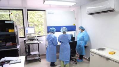 Imagen de archivo de laboratorio de muestras para detencción covid-19 en Honduras.