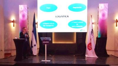 El representante del BID, Eduardo Almeida, durante su presentación.