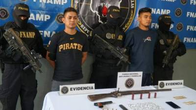 Los supuestos mareros fueron presentados por los agentes de la FNAMP.